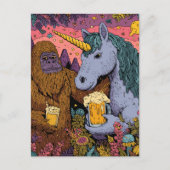 Sasquatch and a Unicorn Enjoying Beer Postkarte (Vorderseite)