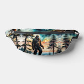 Sasquatch auf einem Waldgraben über dem Ozean Bauchtasche (Ablage )