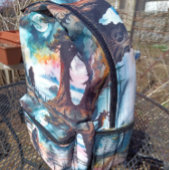 Sasquatch auf einem Waldgraben über dem Ozean Bedruckter Rucksack