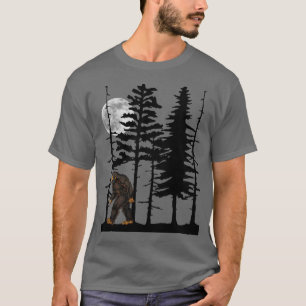 Sasquatch Bigfoot im Wald Halloween T-Shirt