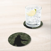 Sasquatch Black Silhouette Digital Camouflage Runder Pappuntersetzer (Vor Ort)