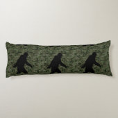 Sasquatch Black Silhouette Digital Camouflage Seitenschläferkissen (Rückseite)