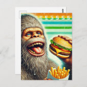 Sasquatch Cheeseburger und Fries Retro Postkarte (Vorne/Hinten)