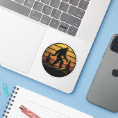 Sasquatch Custom-Cut Vinyl Stickers Aufkleber (Laptop mit iPhone)