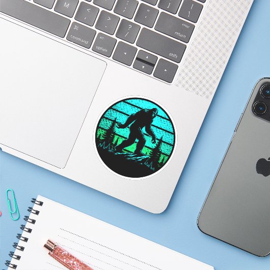 Sasquatch Custom-Cut Vinyl Stickers Aufkleber (Laptop mit iPhone)