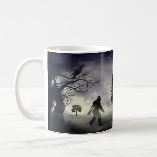 Sasquatch Forest - Raven and Bigfoot Kaffeetasse (Links)