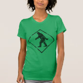 Sasquatch gegangenes Squatchin T-Shirt (Vorderseite)