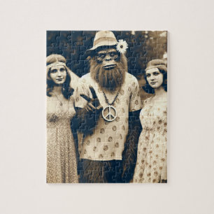 Sasquatch Hippie Sepia mit zwei Frauen Puzzle