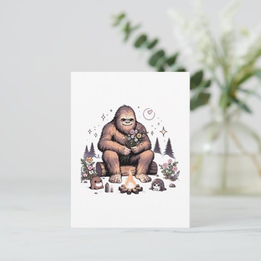 Sasquatch Holding-Blume Postkarte (Stehend Vorderseite)