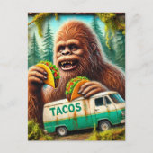 Sasquatch im Mosswald mit Tacos Postkarte (Vorderseite)