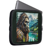 Sasquatch in den Bergen Laptopschutzhülle (Vorne Rechts)