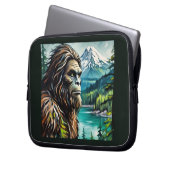 Sasquatch in den Bergen Laptopschutzhülle (Vorderseite Links)