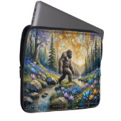  Sasquatch in Floral Mountain valley Laptopschutzhülle (Vorne Rechts)