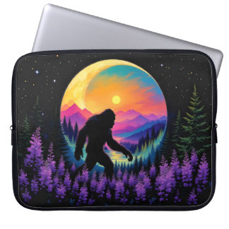 Sasquatch Rainbow Mountain Moon Wall Clock Laptopschutzhülle