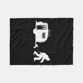 Sasquatch Rv Motorhome Camng Bigfoot Campervan Fun Fleecedecke (Vorderseite (Horizontal))