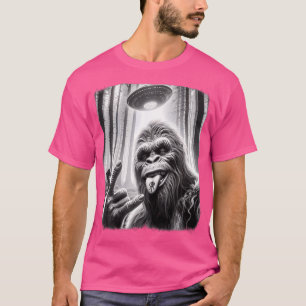 Sasquatch Selfie Big Foot Rock auf Ufo Alien Funny T-Shirt