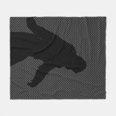 Sasquatch-Silhouette auf Carbon Fibre Print Fleecedecke (Vorderseite (Horizontal))