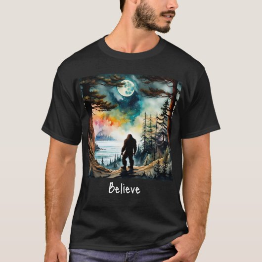 Sasquatch Stehend auf Ridge mit Blick auf den Ozea T-Shirt (Vorderseite)