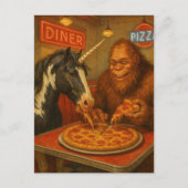 Sasquatch und ein Einhorn essen Pizza Postkarte (Vorderseite)