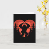 Sasquatch Valentinstag - Bigfoot Herz Sungles  Karte (Gelbe Blume)