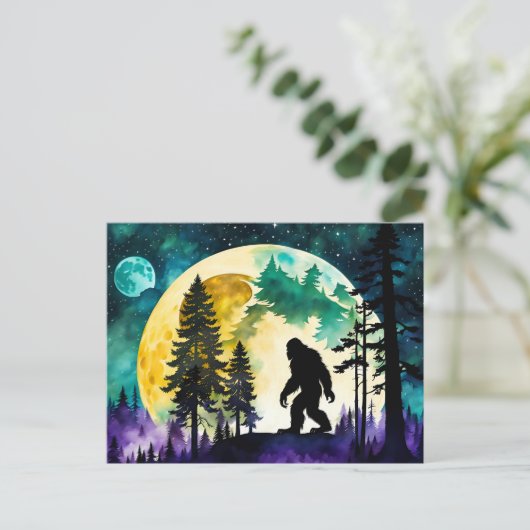 Sasquatch Vollmond auf dem Berg Postkarte (Stehend Vorderseite)
