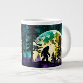 Sasquatch Vollmond Jumbo-Tasse (Vorderseite Rechts)