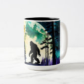 Sasquatch Vollmond Zweifarbige Tasse (VorderseiteRechts)