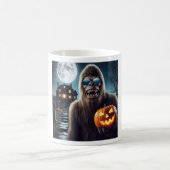 Sasquatch zu Halloween Kaffeetasse (Mittel)