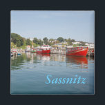 Sassnitz zu Rügen Magnet<br><div class="desc">Ein Foto von Sassnitz Harbour auf Rügen in Mecklenburg Vorpommern wird auf diesem Andenkenmagneten gezeigt. Der Text ist anpassbar oder abnehmbar. Die Magnete machen ein Geschenk, oder ein persönliches Geschenk, um auf Ihrem Kühlschrank oder Aktenschrank zu bleiben. Dieser quadratische Magnet ist 2" x 2" (5cm x 5cm) oder Sie können...</div>