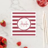 Sassy Deep Red Even Stripes mit Name und Monogramm Serviette (Beispiel)