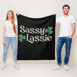 Sassy Lassie St. Patrick's Day Irische Mädchen Sha Fleecedecke