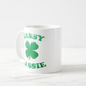 Sassy Lassie St. Patrick's Day T-Shirt Kaffeetasse (Vorderseite Links)