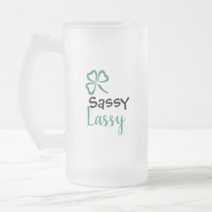 Sassy Lassy mit Kleeblatt zum St. Patrick's Day Mattglas Bierglas