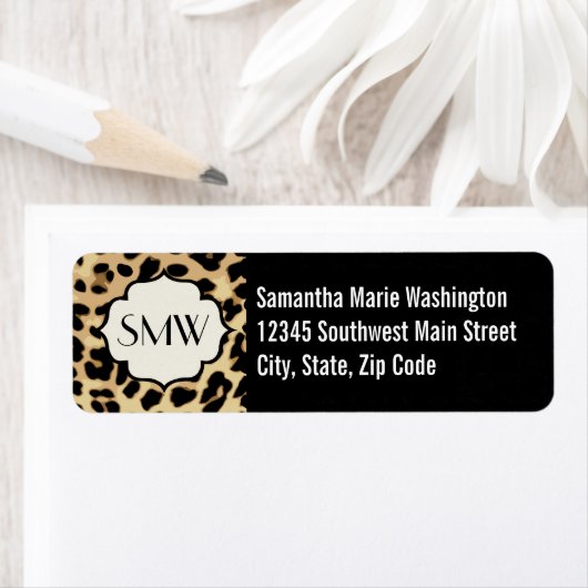 Sassy Leopard Print Mit Monogramm (Insitu)