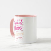 Sassy Pink Typography Chaos And Confidence Tasse (Vorderseite Links)
