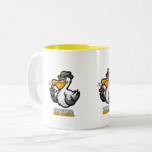 Sassy Smoking Pelican Art   Motivati "Behalt Movin Zweifarbige Tasse