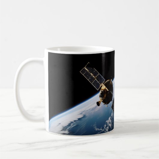 Satellite Orbiting Earth From Space Kaffeetasse (Links)