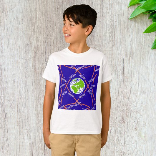 Satelliten um die Erde T-Shirt