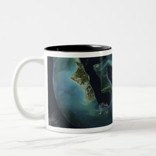 Satellitenansicht der Bahamainseln Zweifarbige Tasse (Links)