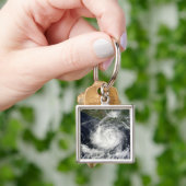 Satellitenansicht des tropischen Sturms Darby Schlüsselanhänger (Hand)