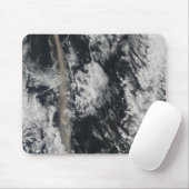 Satellitenansicht einer Aschenwolke Mousepad (Mit Mouse)