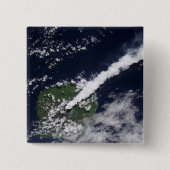 Satellitenansicht einer dicken, dampfreichen Wasse Button (Vorderseite)