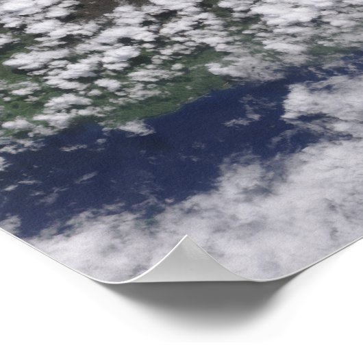 Satellitenansicht einer dicken, dampfreichen Wasse Poster (Ecke)