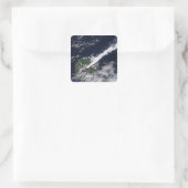 Satellitenansicht einer dicken, dampfreichen Wasse Quadratischer Aufkleber (Tasche)