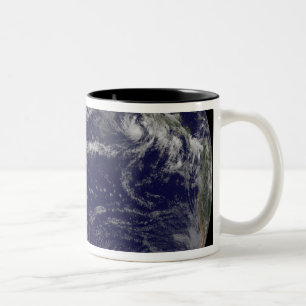 Satellitenbild der Erde Zweifarbige Tasse