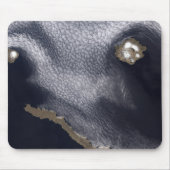Satellitenbild der Insel Semisopochnoi Mousepad (Vorne)