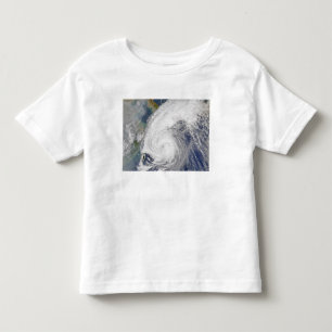 Satellitenbild eines Taifuns Kleinkind T-shirt