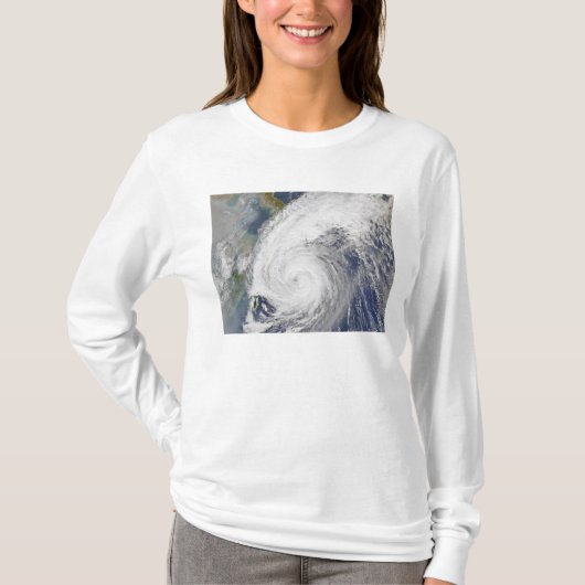 Satellitenbild eines Taifuns T-Shirt (Vorderseite)