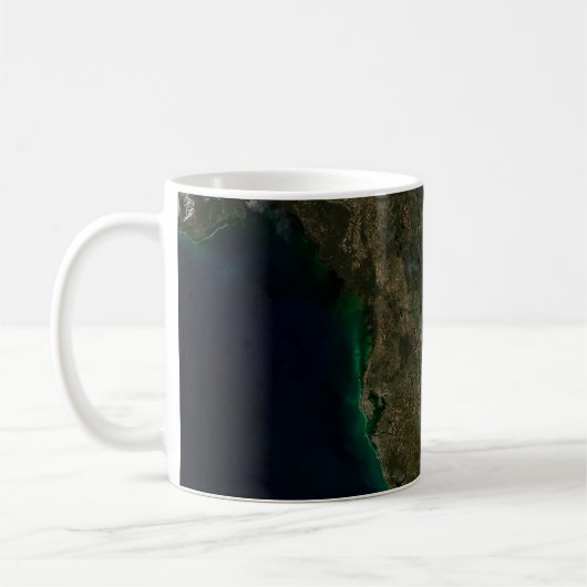 Satellitenblick auf Florida. Kaffeetasse (Links)
