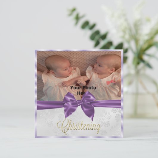 Satin Bow Foto Zwillingsmädchen Einladung (Stehend Vorderseite)